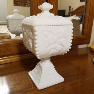 Beautiful Vintage Westmoreland Glass.